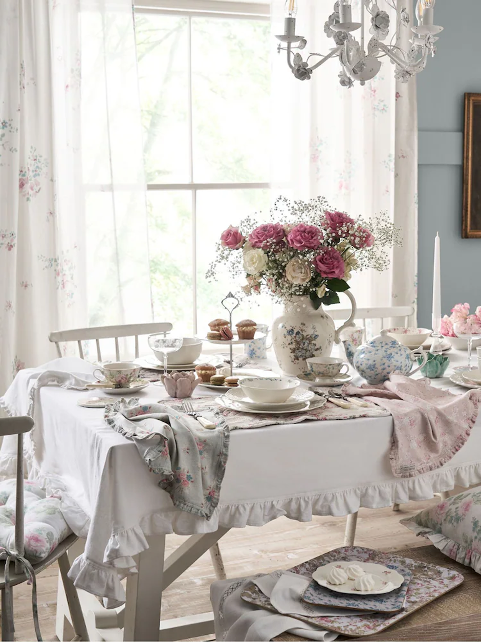 Ring in the New Year in Style: Effortless Table Decorating Tips for a ...