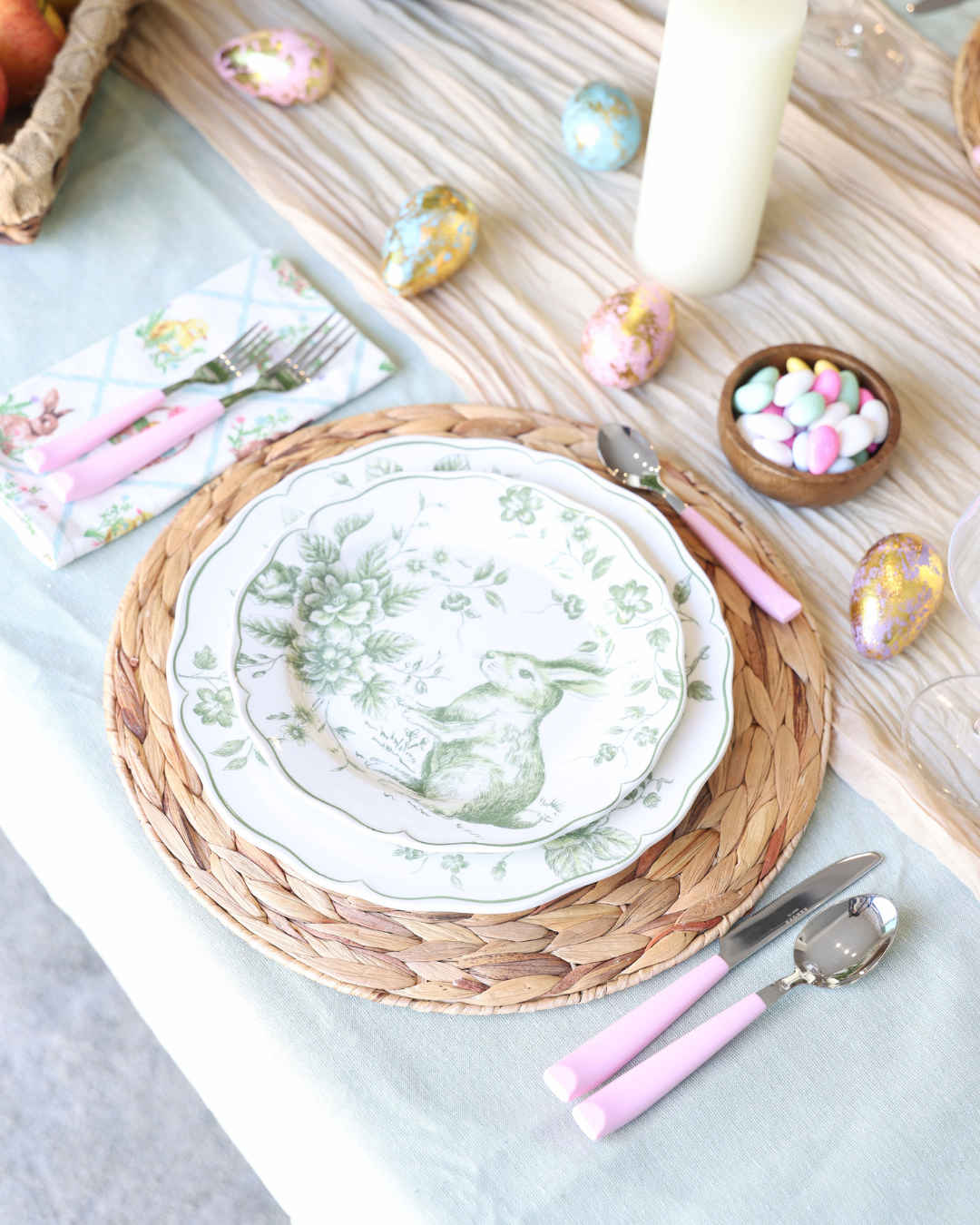Decorating Your Easter Table with Faux Eggs and Matching Flatware – ANNOVA