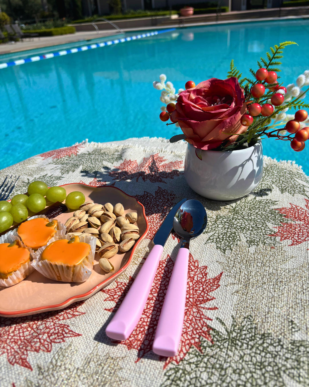 A Fall Poolside Table: Where Cozy Meets Coastal – ANNOVA