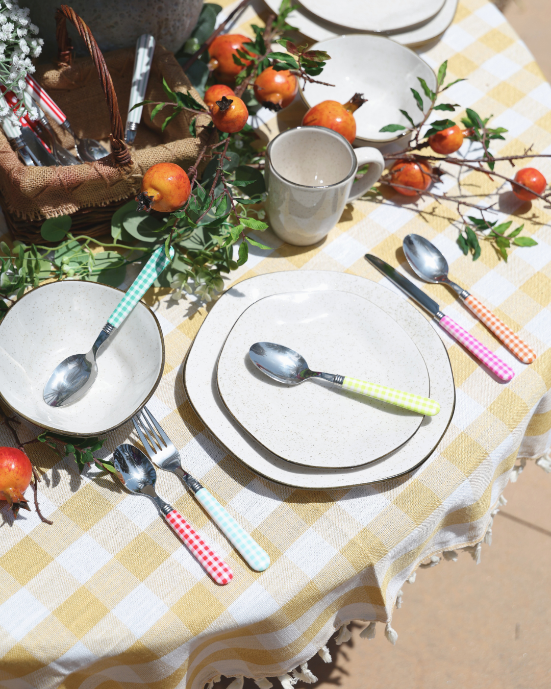 Dining Poolside: How to Create the Perfect Splashy Meal Moment – ANNOVA